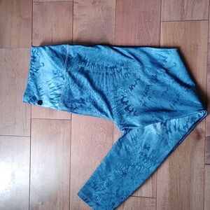 Scorpio Sol Turquoise Leggings size M